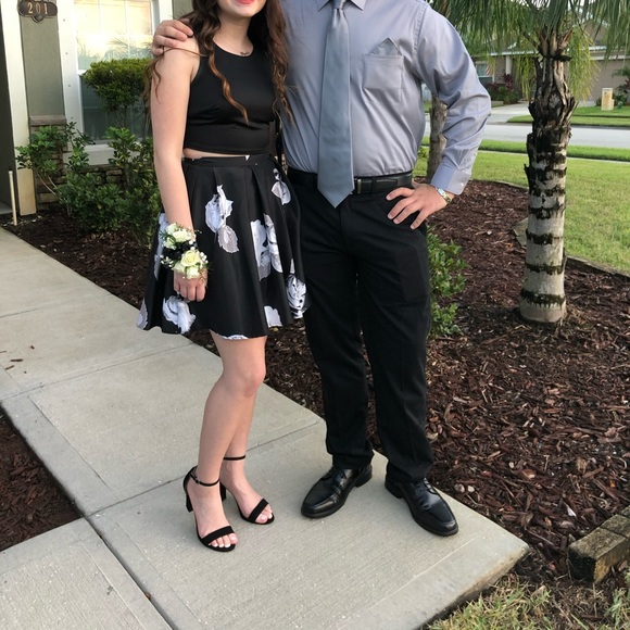 Sequin Hearts Sz 1 Black Floral Formal 2 Piece Dress. - Picture 16 of 16